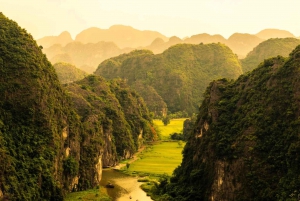 Från Hanoi: 2-dagars Ninh Binh-tur med boende och måltider