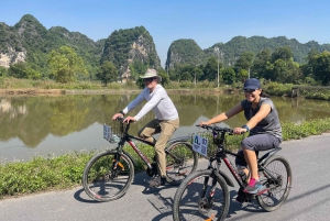 Från Hanoi: 2-dagars Ninh Binh-tur med boende och måltider