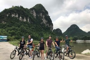 Ab Hanoi: 2-tägige Ninh Binh Tour mit Unterkunft und Verpflegung