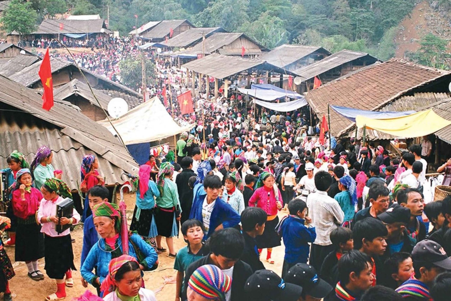 De Hanói: Excursão de 2 dias a Sapa e ao mercado de Bac Ha