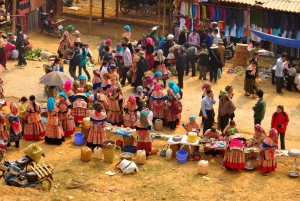 Von Hanoi aus: 2-tägige Sapa und Bac Ha Markt Tour