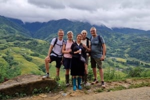 Desde Hanoi: Excursión de Intercambio Cultural de 2 días a Sapa con estancia en familia