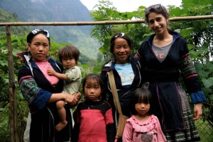 From Hanoi: 2-Day Sapa Trekking Tour with Limousine Transfer