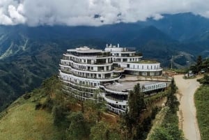 Von Hanoi: 2-tägige Sapa Trek Tour - Luxus-Limousinen-Transfer