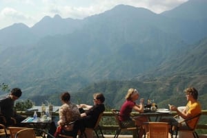 From Hanoi: 2-Day Sapa Trekking Tour with Limousine Transfer