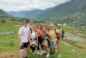 Desde Hanoi: Excursión de senderismo de 2 días a Sapa con alojamiento en familia y comidas