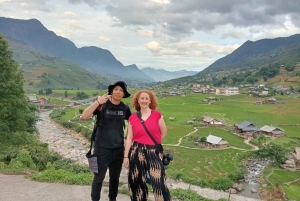 Desde Hanoi: Excursión de senderismo de 2 días a Sapa con alojamiento en familia y comidas
