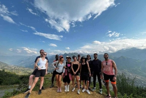 Desde Hanoi: Excursión de senderismo de 2 días a Sapa con alojamiento en familia y comidas