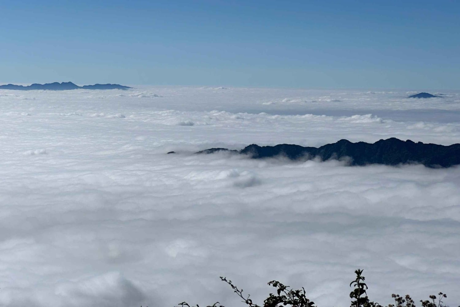 From Hanoi: 2-Day Ta Chi Nhu Trek with Meals & Guide