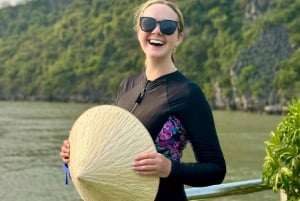 Hanoi: 2-Day Ha Long and Lan Ha Bay Cruise with Kayaking