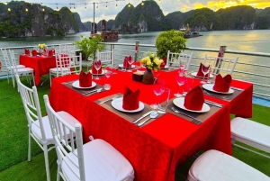 Hanoi: 2-Day Ha Long and Lan Ha Bay Cruise with Kayaking