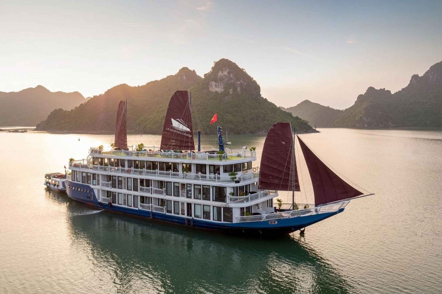 From Hanoi: 2-Days Luxury Tour Ha Long Bay on Cruise 5-Stars