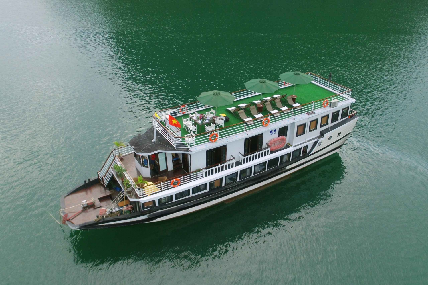 From Hanoi: 3-Day and 2-Night Cruise Stay at Bai Tu Long Bay