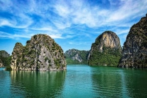 Ab Hanoi: 3-tägige Bootstour in der Bai-Tu-Long-Bucht mit 2 Übernachtungen