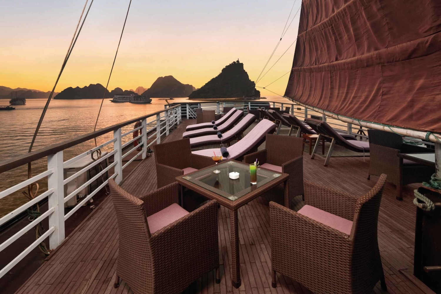 Desde Hanoi: Crucero 3D2N Ha Long y Bahía de Lan Ha en Le Journey