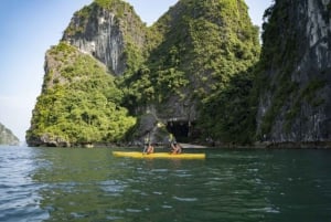 Z Hanoi: 4-dniowy rejs po Ninh Binh i zatoce Halong z balkonem