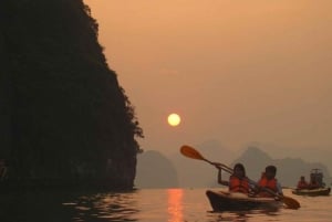From Hanoi: 4-Day Ninh Binh & Halong Bay Cruise with Balcony