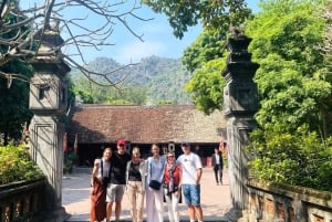 From Hanoi: 4-Day Ninh Binh & Halong Bay Cruise with Balcony