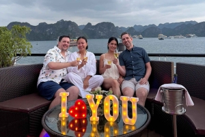 Vanuit Hanoi: 5-sterren cruise met overnachting in Halong Bay met balkon