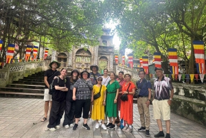 Desde Hanoi: Tour en grupo de un día entero a la Pagoda del Perfume con almuerzo