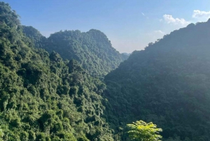 Au départ de Hanoi : Visite d'une jounée de la pagode des Parfums en groupe avec déjeuner