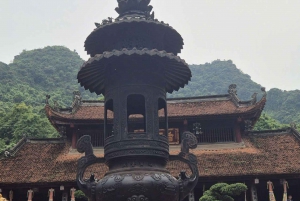 ハノイ発：昼食付き終日香水寺グループツアー