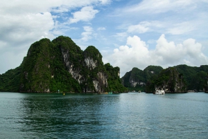 From Hanoi: Full-Day Visit to Halong Bay