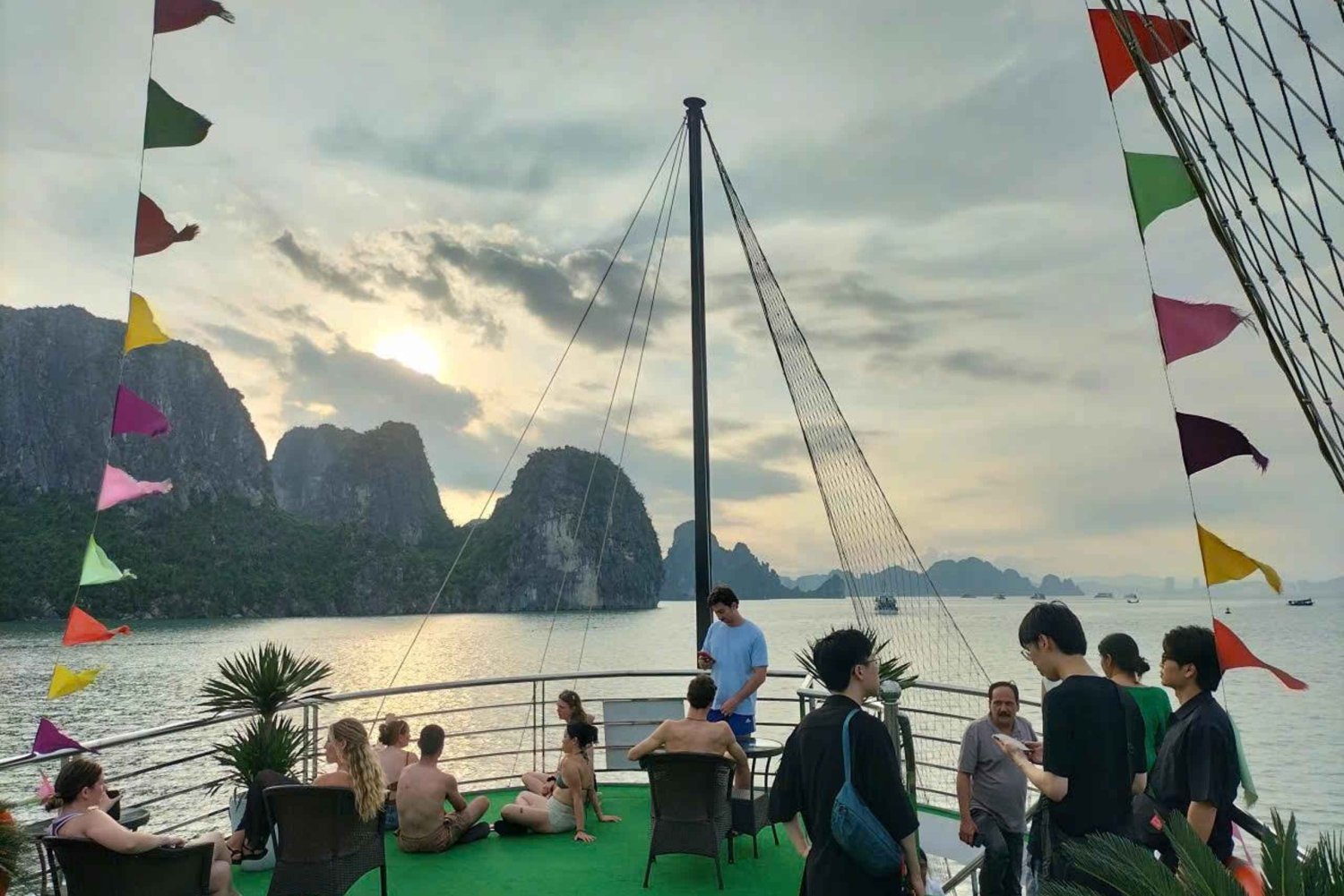 From Hanoi: Ha Long Bay 1-Day Luxury Cruise & City Tour