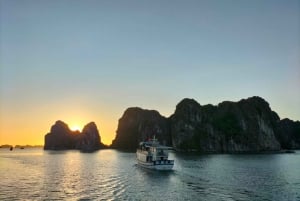 Hanoista: Ha Long Bay 3 päivän 5 tähden risteily parvekkeella