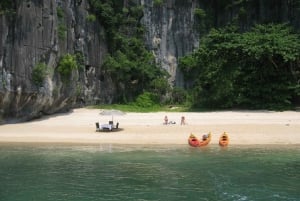 Hanoista: Ha Long Bay 3 päivän 5 tähden risteily parvekkeella