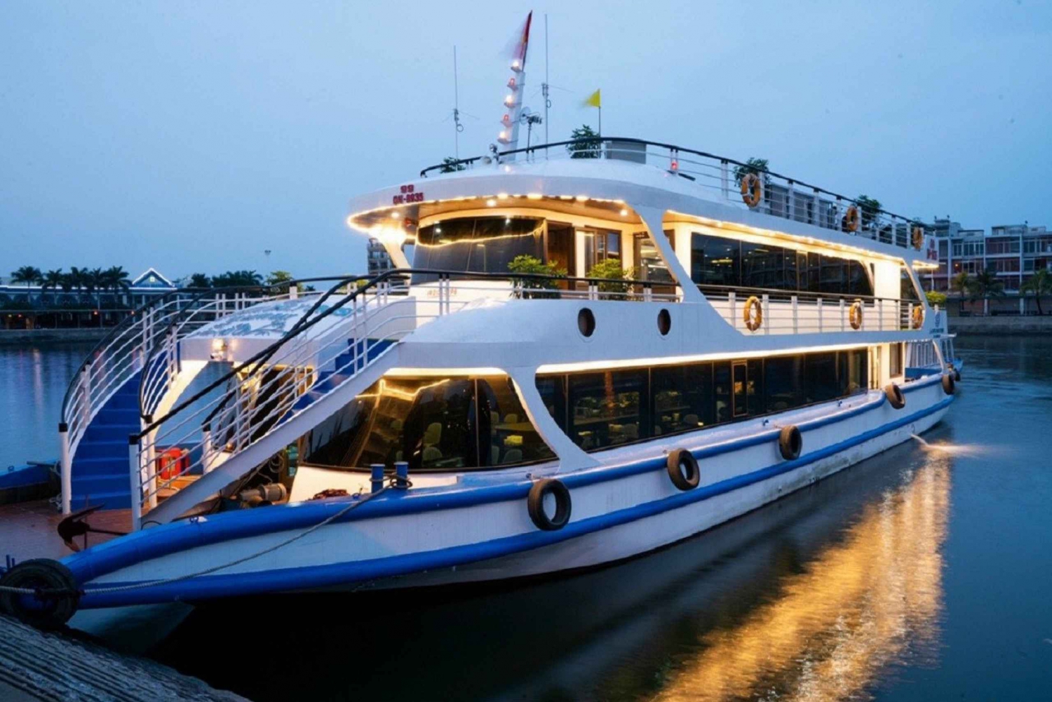 Ab Hanoi: Ha Long Bay Luxus-Kreuzfahrt Tagestour mit Jacuzzi