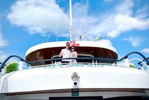From Hanoi: Ha Long Bay Luxury Cruise Day Tour with Jacuzzi