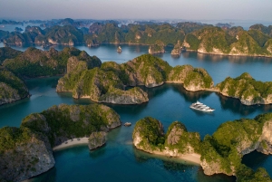 Desde Hanoi: Crucero de 2 días por la Bahía de Ha Long y Lan Ha con comidas