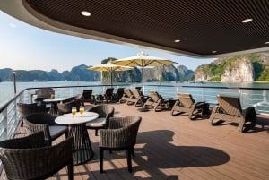 Fra Hanoi: Halong Bay 1-dags Jadesails luksuscruise i Halong Bay