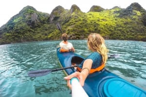 Desde Hanói: Excursión de un día a la Bahía de Halong con cueva, isla y kayak
