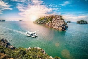Vanuit Hanoi: Halong Bay Seaplane & 6-uur durende tour door Ha Long Bay