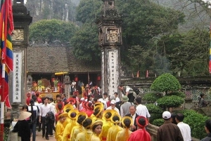 From Hanoi: Hoa Lu, Hang Mua Hike, Tam Coc Boat, and Lunch