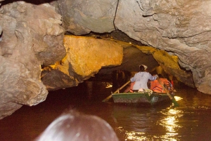 Depuis Hanoi : Hoa Lu - Tam Coc - Grottes de Mua avec transfert