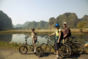 De Hanói: Hoa Lu e Tam Coc com almoço buffet e passeio de bicicleta