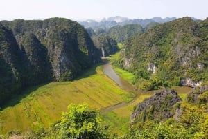 Hanoi: całodniowa wycieczka do Hoa Lu, Trang An i jaskini Mua