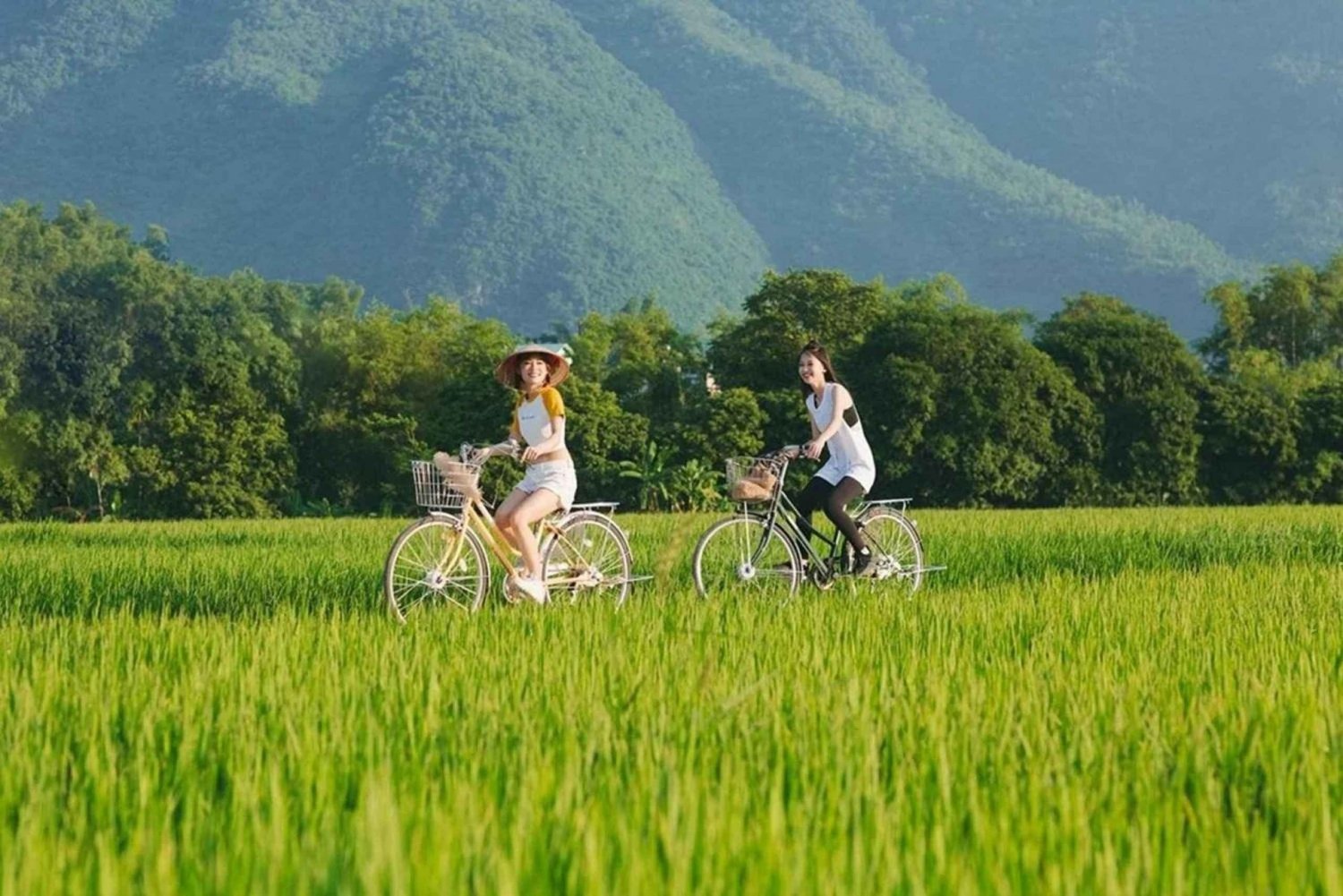 From Hanoi: Mai Chau Valley Day Trip with Cycling