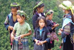 Desde Hanoi: excursión de 2 días por el valle de Mai Chau y tribus de las colinas