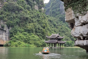 Da Hanoi: Tour di 2 giorni di Ninh Binh con soggiorno in bungalow