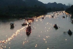 Au départ de Hanoi : visite de la Pagode des Parfums et promenade en bateau sur le fleuve Yen.