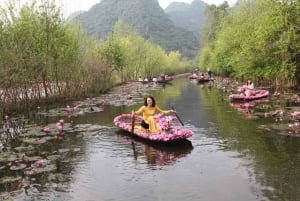 From Hanoi: Perfume Pagoda Tour and Yen Stream Boat Ride