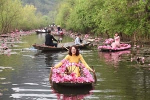 From Hanoi: Perfume Pagoda Tour and Yen Stream Boat Ride