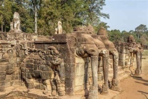 From Ho Chi Minh City: Siem Reap & Angkor Temples 3-Day Tour