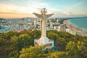 Desde Ciudad Ho Chi Minh Excursión de un día a la playa de Vung Tau con almuerzo