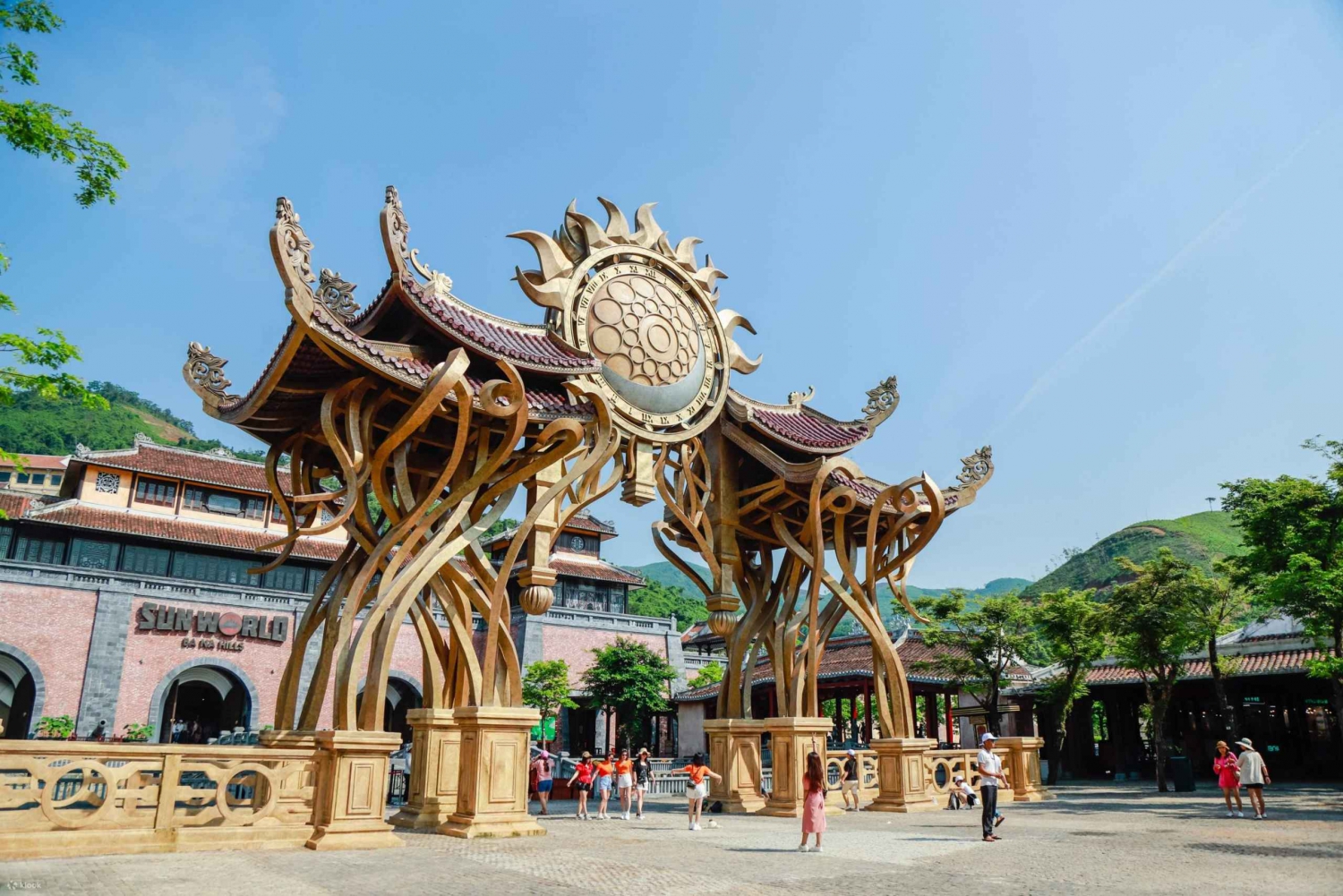 From Hoi An: Ba Na Hills and Golden Bridge Tour with Lunch