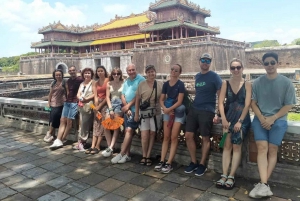 Tour de un día completo por la ciudad de Hue desde Hoi An/Da Nang